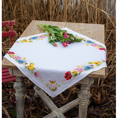 Aida tafelkleed kit Kleurige bloemen  PN-0183789