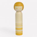 COHANA KOKESHI DOLL SPELDENKUSSEN GEEL 45-183