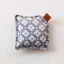 COHANA YUZEN LEREN PAPIERGEWICHT Grijs 45-268